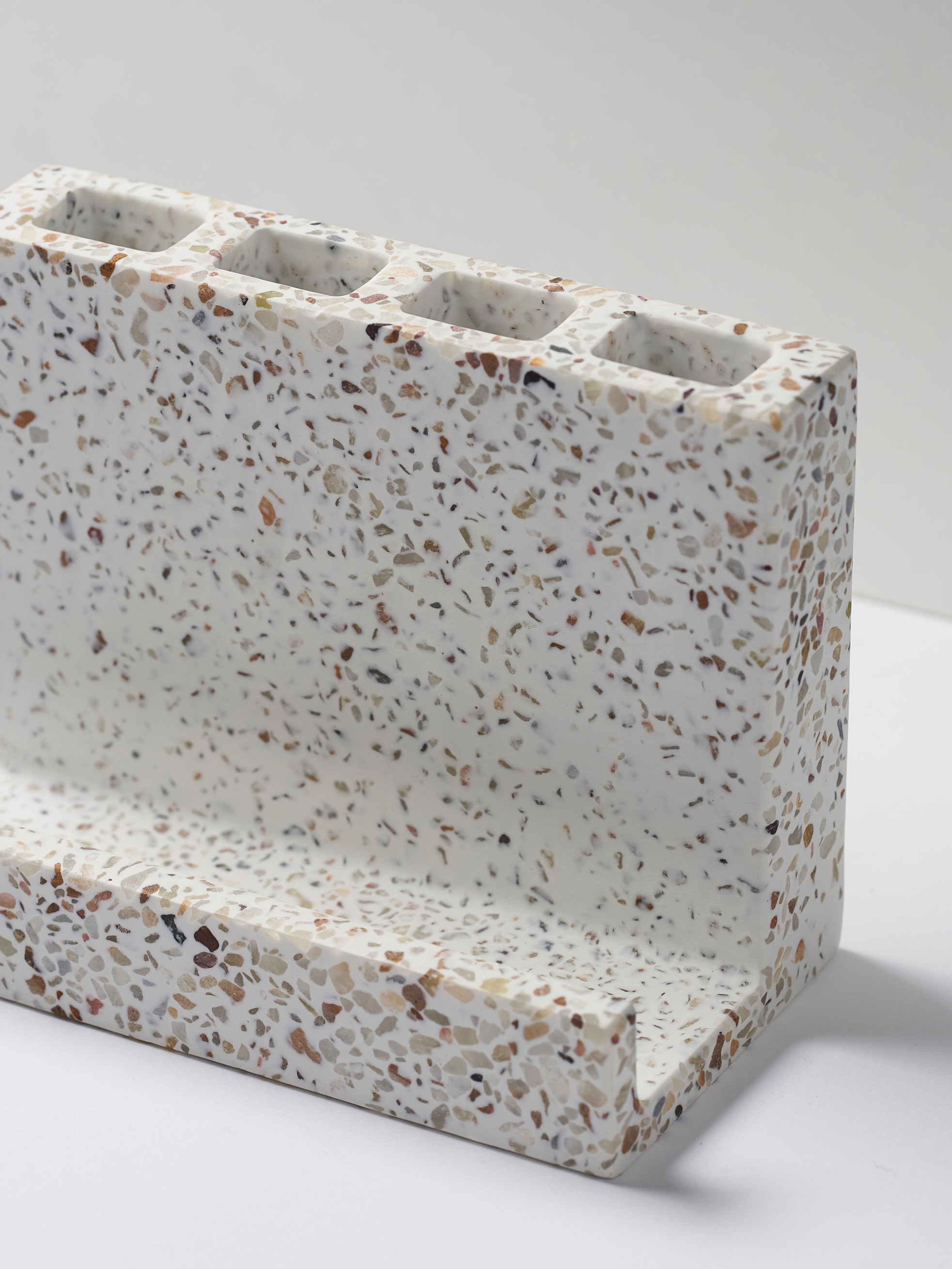 HUMDAKIN Terrazzo Zahnnbürstenhalter Terrazzo 138 Red/Beige