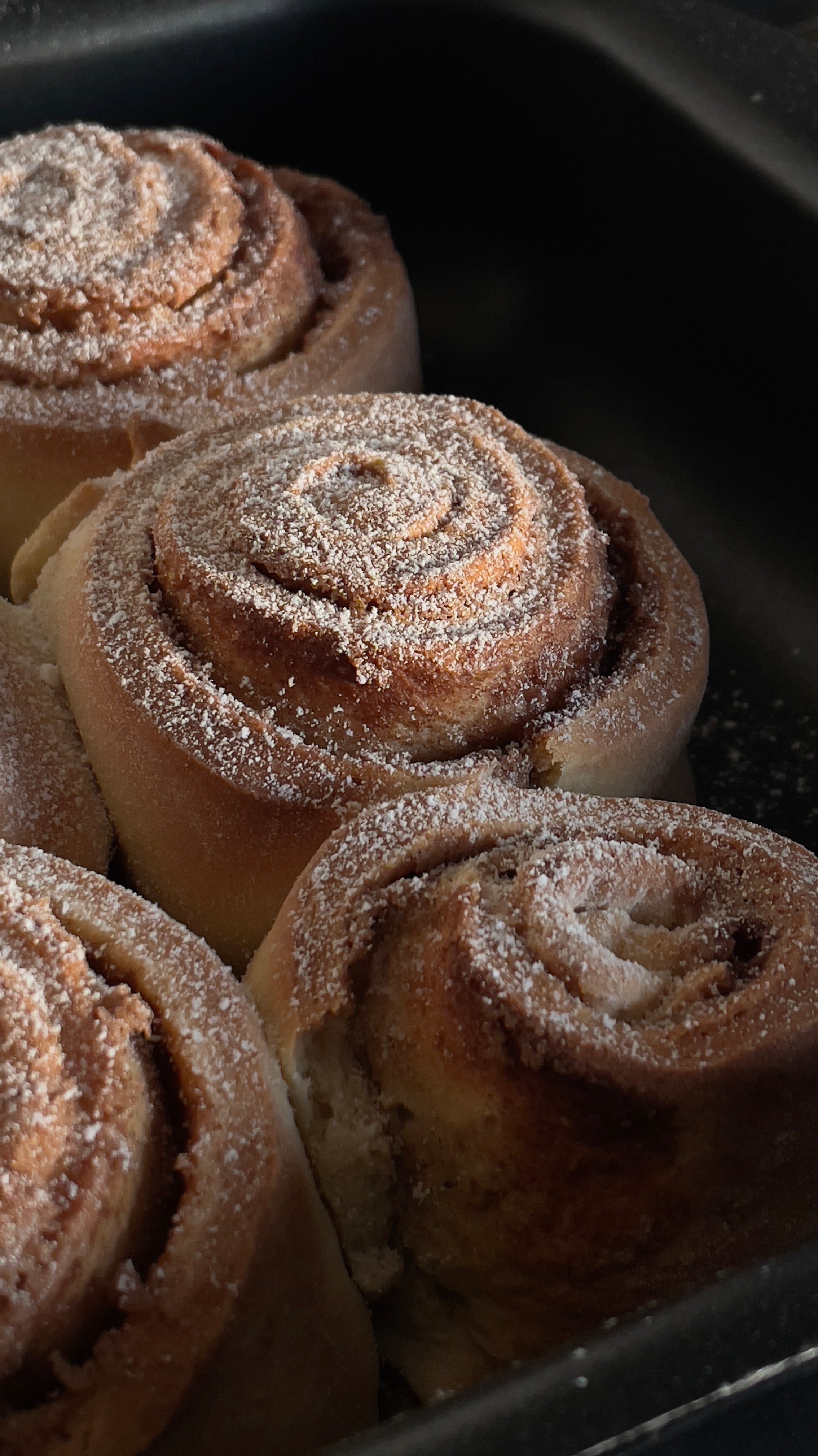 Die Magie von Weihnachten: Backen mit Kindern und Humdakins Adventskerze