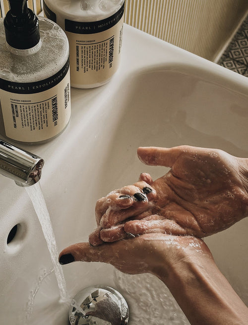 HUMDAKIN Pearl Exfoliating Hand Soap - Jasmine & Sandalwood Hand Care